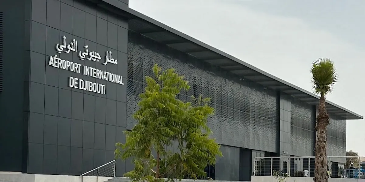 ​Mengintegrasikan Tiket & LPR: ZOJE Menyampaikan Penyelesaian Tempat Letak Kereta untuk Lapangan Terbang Djibouti