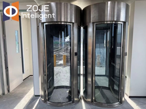 Pintu Putar Tinggi Penuh Kaca ZOJE AB Berjaya Dipasang di Pusat Data Tempatan Thailand
