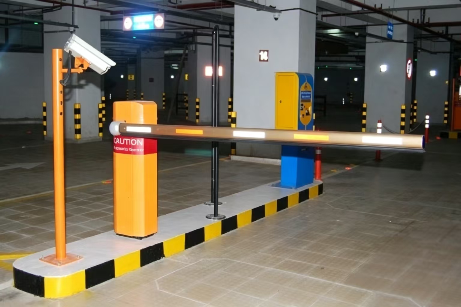 ZOJE Menyelesaikan Ujian Kilang Pintu Penghalang Pagar dengan Penunjuk Lorong LED